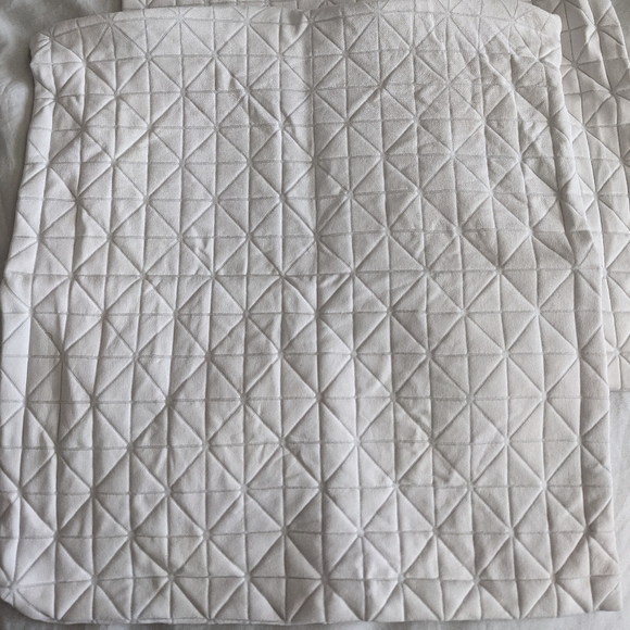 Pottery Barn Modern Faceted Pillow Cover Set of 2 - Picture 3 of 3